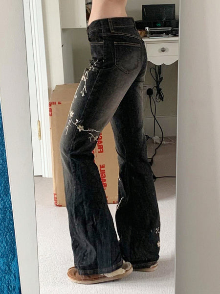 Floral Embroidery Washed Jeans